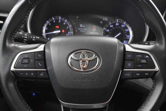 Photo of 2022 Magnetic Gray Metallic Toyota Highlander