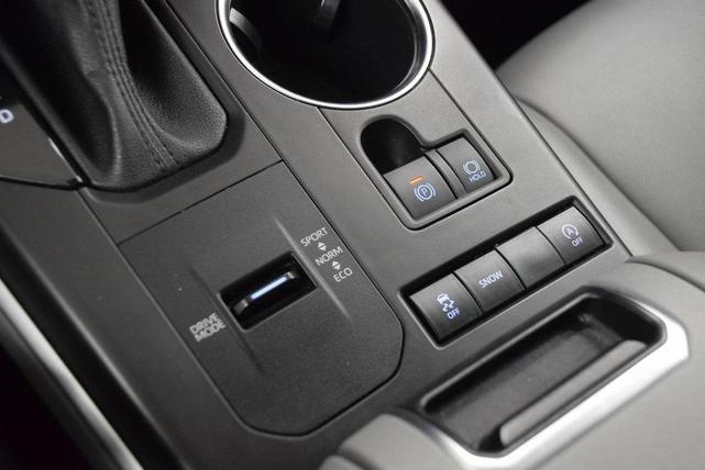 Photo of 2022 Magnetic Gray Metallic Toyota Highlander