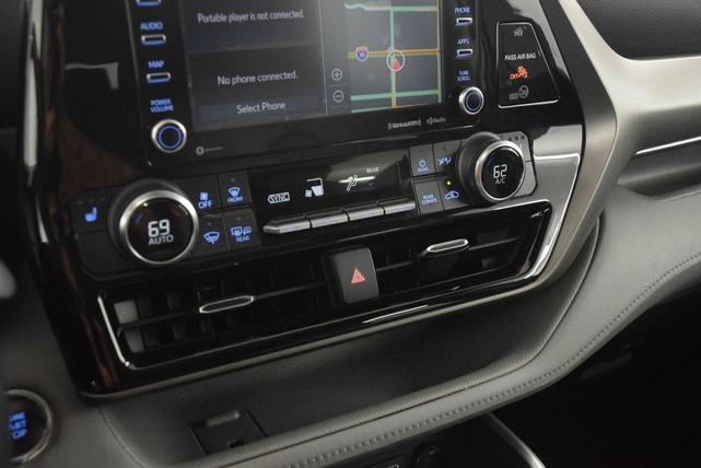 Photo of 2022 Magnetic Gray Metallic Toyota Highlander