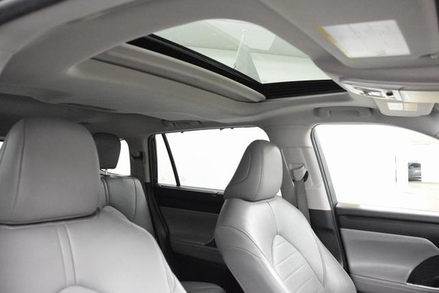 Photo of 2022 Magnetic Gray Metallic Toyota Highlander
