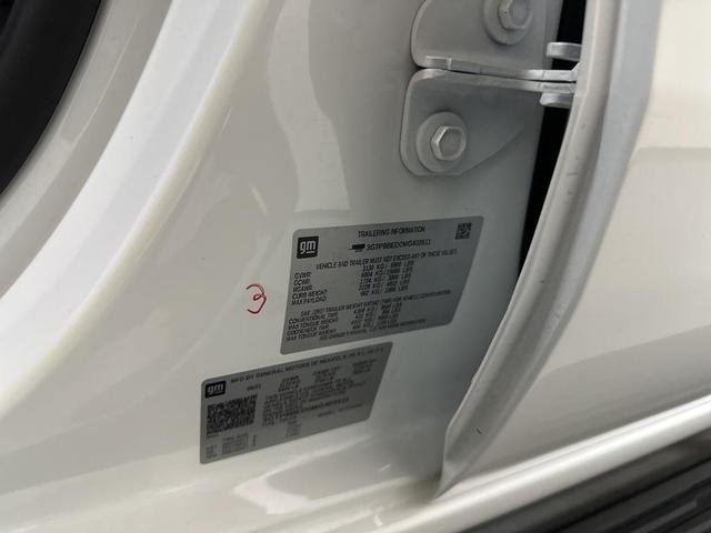 Photo of 2021 Summit White GMC Sierra 1500