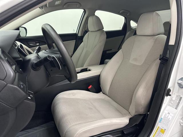 Photo of 2022 White Honda Insight