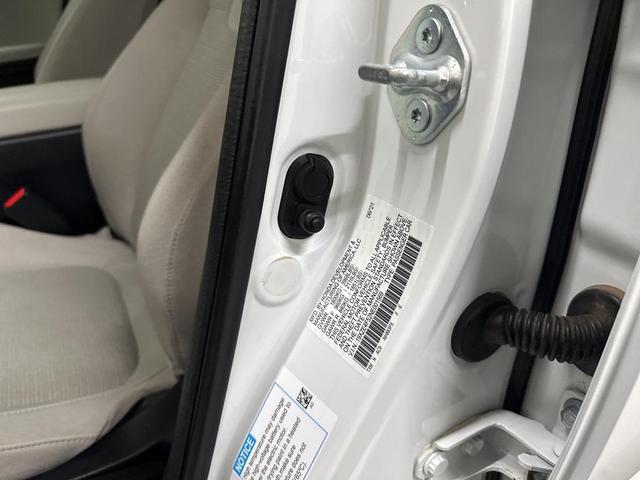 Photo of 2022 White Honda Insight