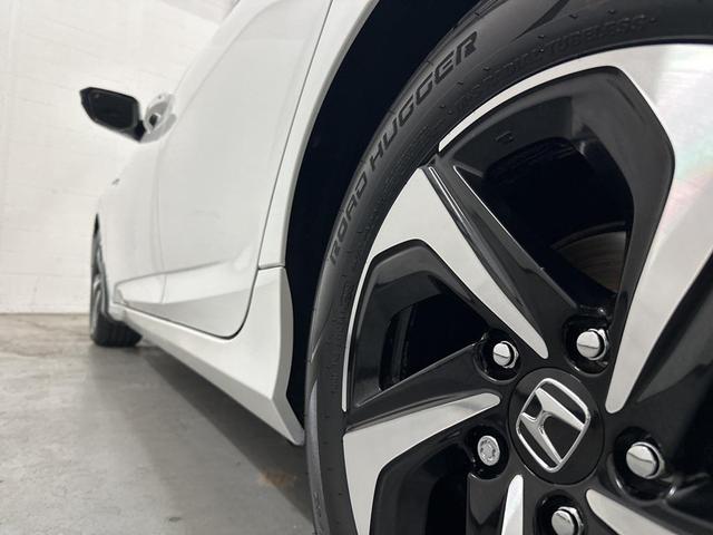 Photo of 2022 White Honda Insight