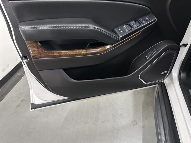 Photo of 2017 Iridescent Pearl Tricoat Chevrolet Tahoe