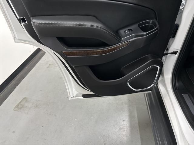 Photo of 2017 Iridescent Pearl Tricoat Chevrolet Tahoe