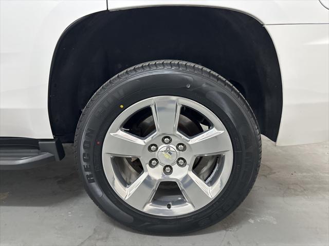 Photo of 2017 Iridescent Pearl Tricoat Chevrolet Tahoe