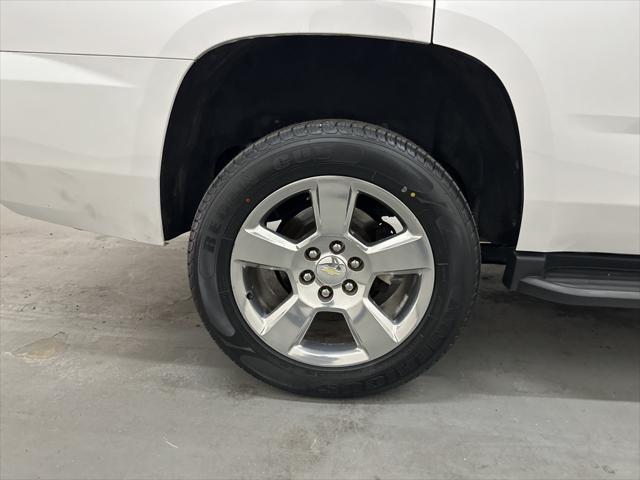 Photo of 2017 Iridescent Pearl Tricoat Chevrolet Tahoe