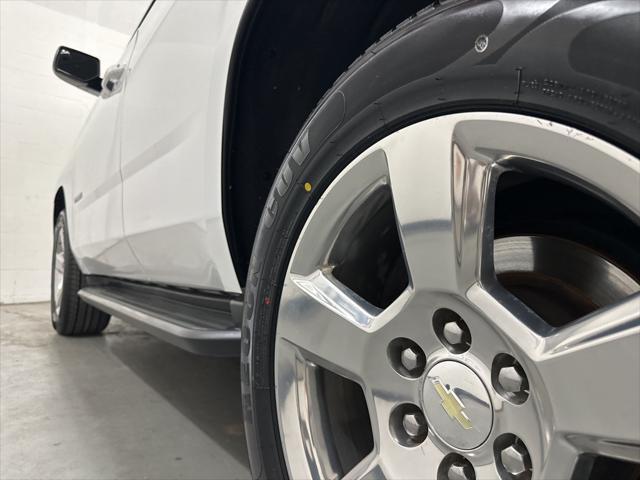 Photo of 2017 Iridescent Pearl Tricoat Chevrolet Tahoe