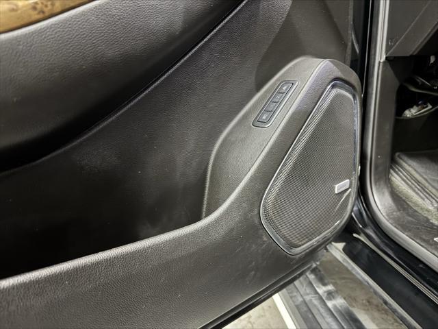 Photo of 2017 Onyx Black GMC Yukon XL