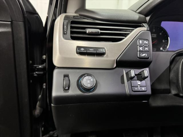 Photo of 2017 Onyx Black GMC Yukon XL