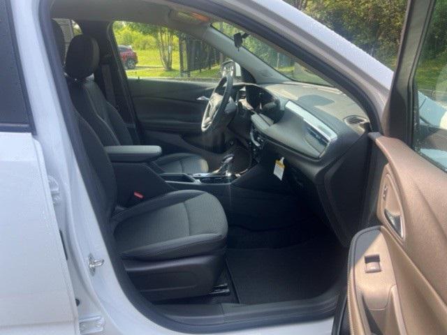 Photo of 2025 Summit White Buick Encore GX