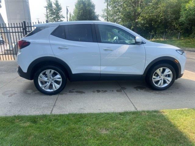 Photo of 2025 Summit White Buick Encore GX