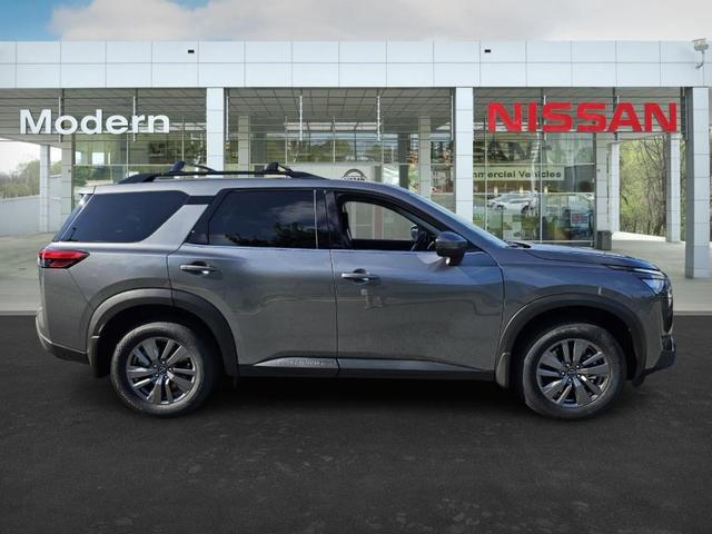 Photo of 2025 Gun Metallic Nissan Pathfinder