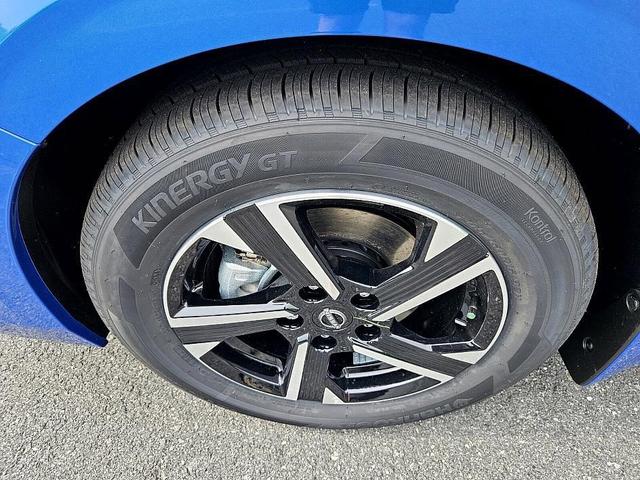 Photo of 2025 Electric Blue Metallic Nissan Sentra