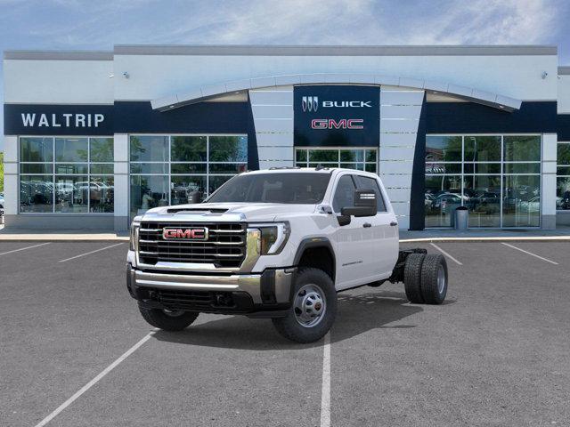 Photo of 2025 Summit White GMC Sierra 3500