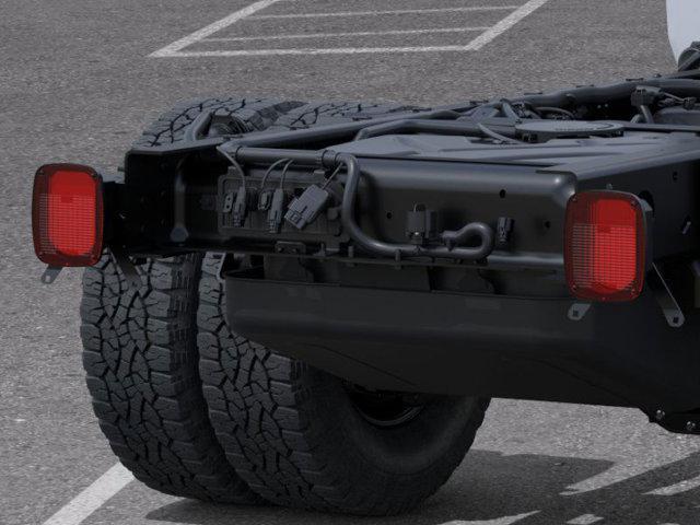 Photo of 2025 Summit White GMC Sierra 3500