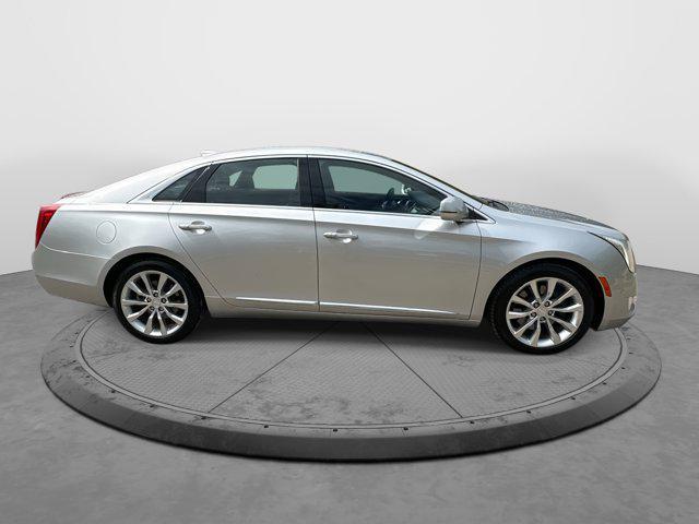 Photo of 2016 Radiant Silver Metallic Cadillac XTS