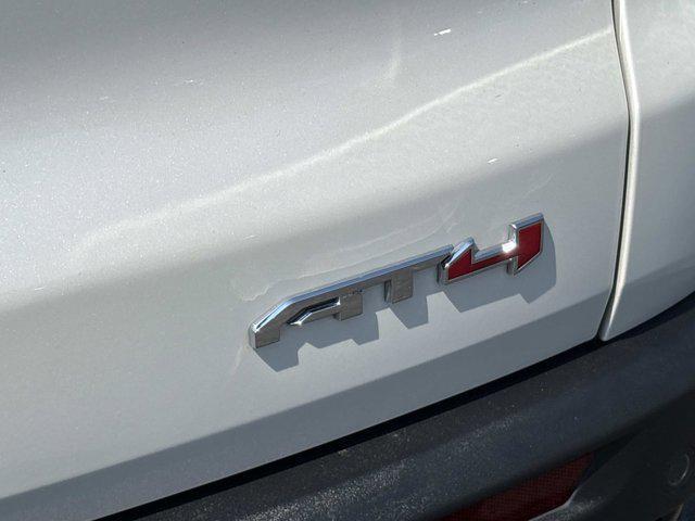 Photo of 2024 White Frost Tricoat GMC Acadia