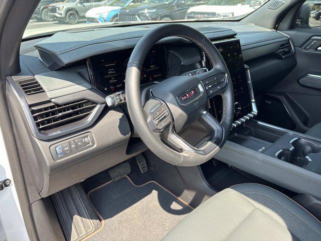 Photo of 2024 White Frost Tricoat GMC Acadia