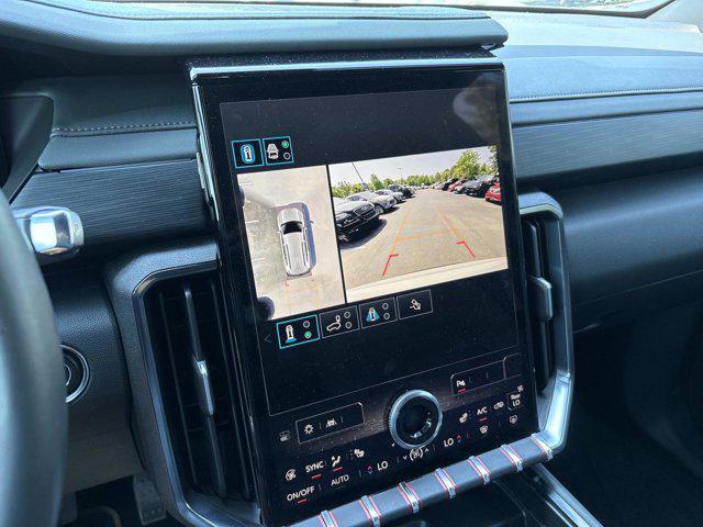 Photo of 2024 White Frost Tricoat GMC Acadia