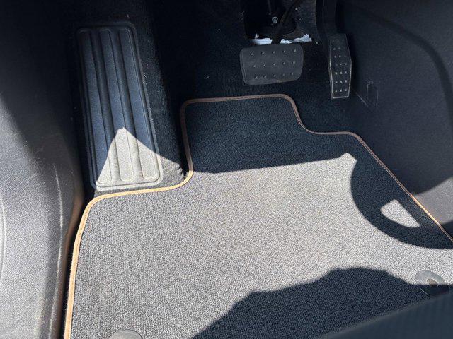 Photo of 2024 White Frost Tricoat GMC Acadia