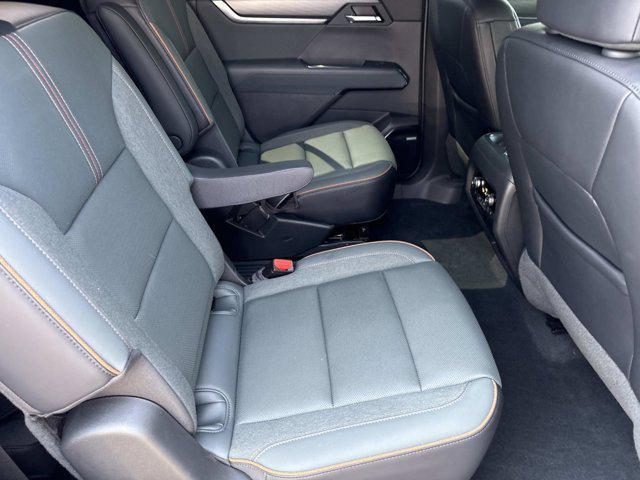 Photo of 2024 White Frost Tricoat GMC Acadia