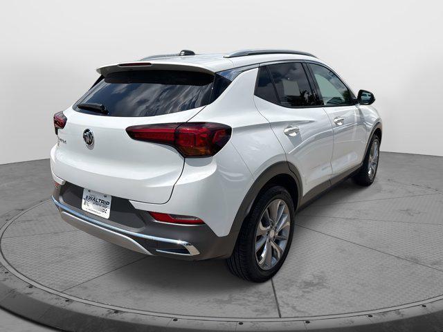 Photo of 2022 White Frost Tricoat Buick Encore GX