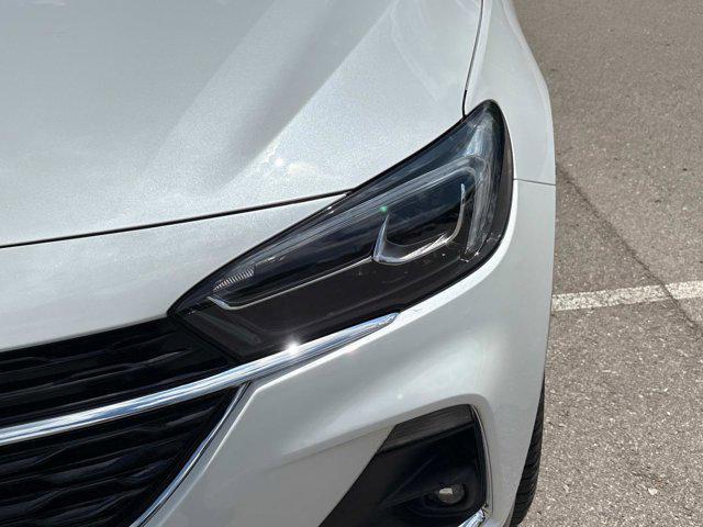 Photo of 2022 White Frost Tricoat Buick Encore GX