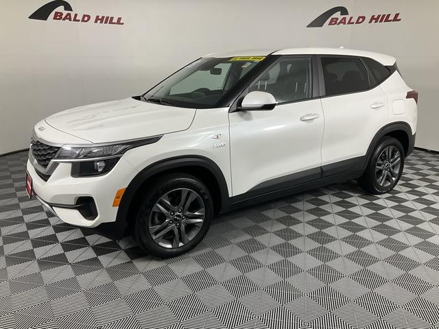 Photo of 2023 Snow White Pearl Kia Seltos