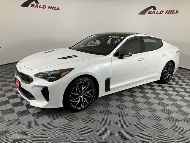 Photo of 2023 Snow White Pearl Kia Stinger