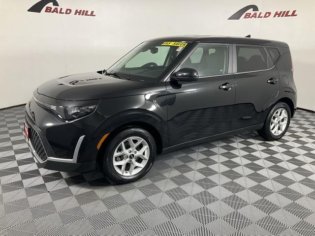 Photo of 2023 Fusion Black Kia Soul