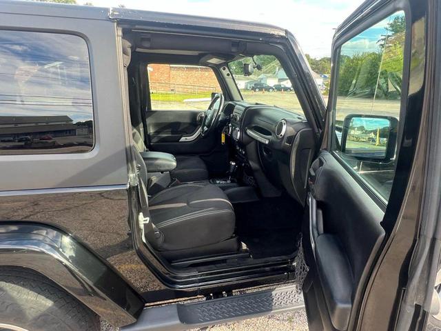 Photo of 2016 Black Clearcoat Jeep Wrangler