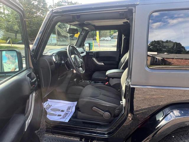 Photo of 2016 Black Clearcoat Jeep Wrangler