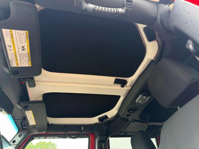 Photo of 2017 Granite Crystal Metallic Clearcoat Jeep Wrangler Unlimited