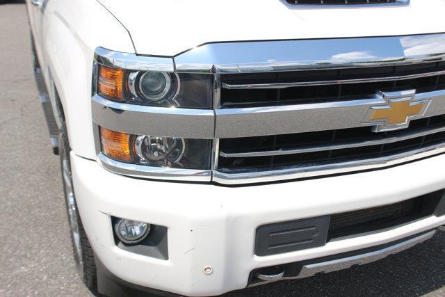 Photo of 2019 Summit White Chevrolet Silverado 2500
