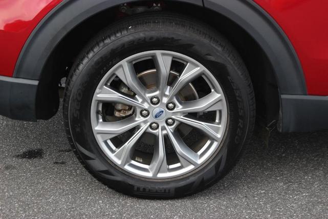 Photo of 2023 Rapid Red Metallic Tinted Clearcoat Ford Explorer