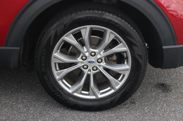 Photo of 2023 Rapid Red Metallic Tinted Clearcoat Ford Explorer