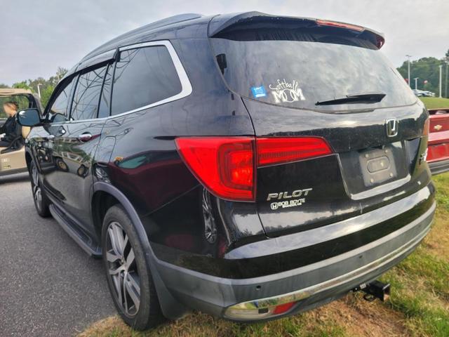 Photo of 2016 Crystal Black Pearl Honda Pilot