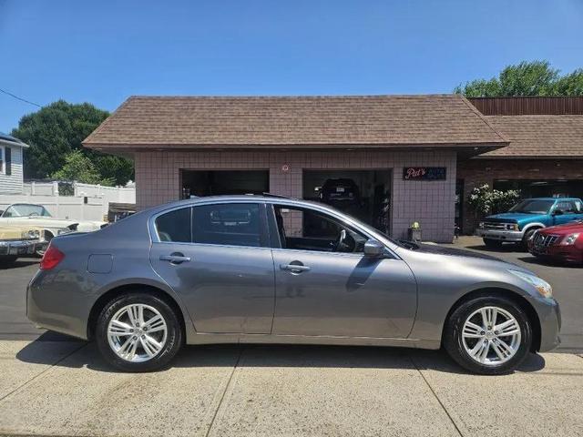 Photo of 2013 Graphite Shadow INFINITI G37x