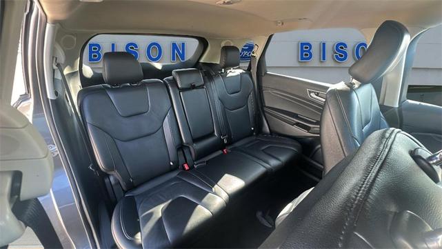 Photo of 2022 Carbonized Gray Metallic Ford Edge