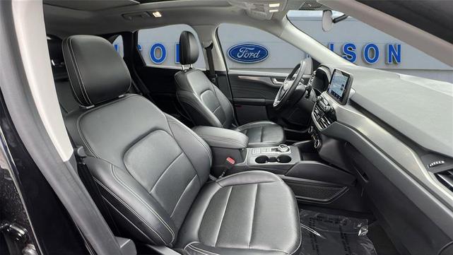 Photo of 2022 Agate Black Metallic Ford Escape