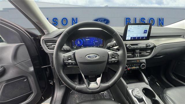Photo of 2022 Agate Black Metallic Ford Escape