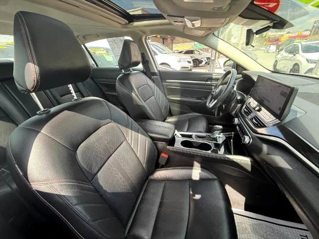 Photo of 2024 White Nissan Altima