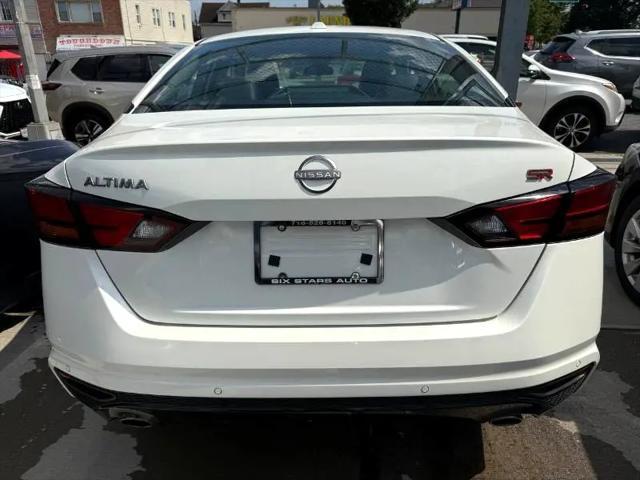 Photo of 2024 White Nissan Altima