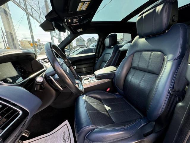 Photo of 2018 White Land Rover Range Rover Sport