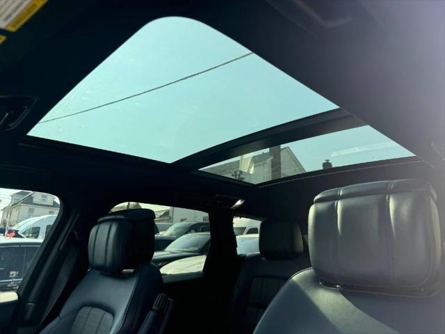 Photo of 2018 White Land Rover Range Rover Sport