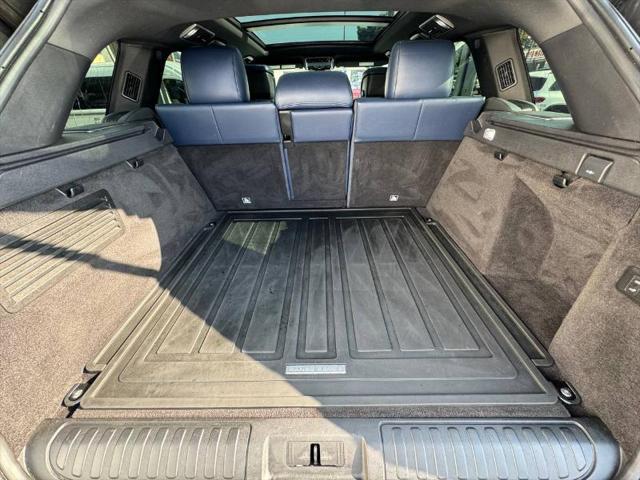 Photo of 2018 White Land Rover Range Rover Sport
