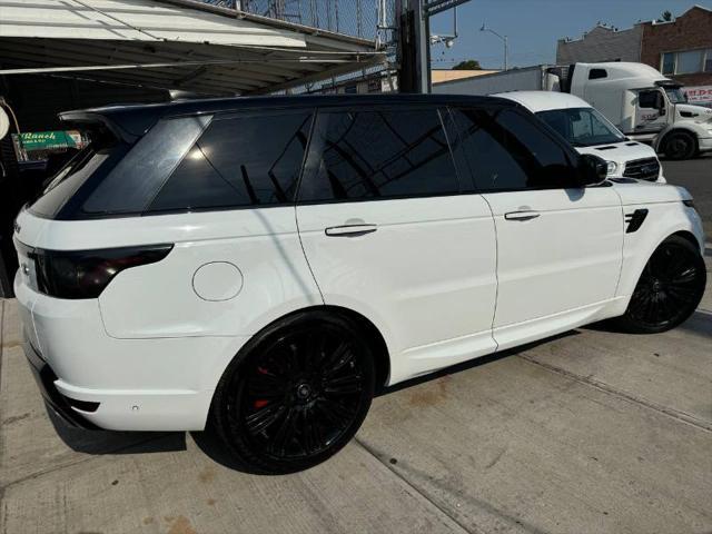 Photo of 2018 White Land Rover Range Rover Sport