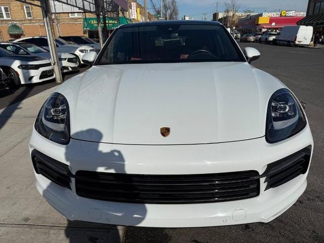 Photo of 2022 White Porsche Cayenne
